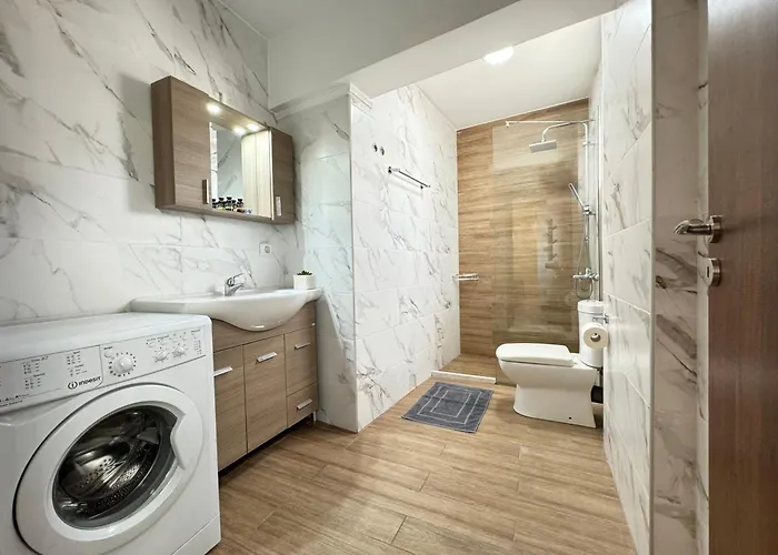 Unique Suite 1 , One Bedroom City Apartment