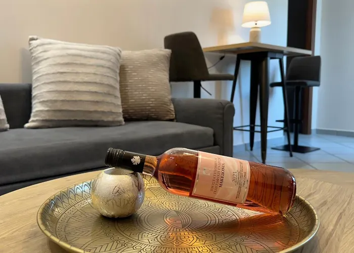 Unique Suite 1 , One Bedroom City Apartment