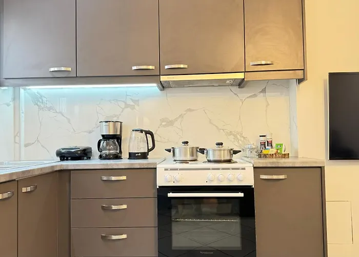 Unique Suite 1 , One Bedroom City Apartment