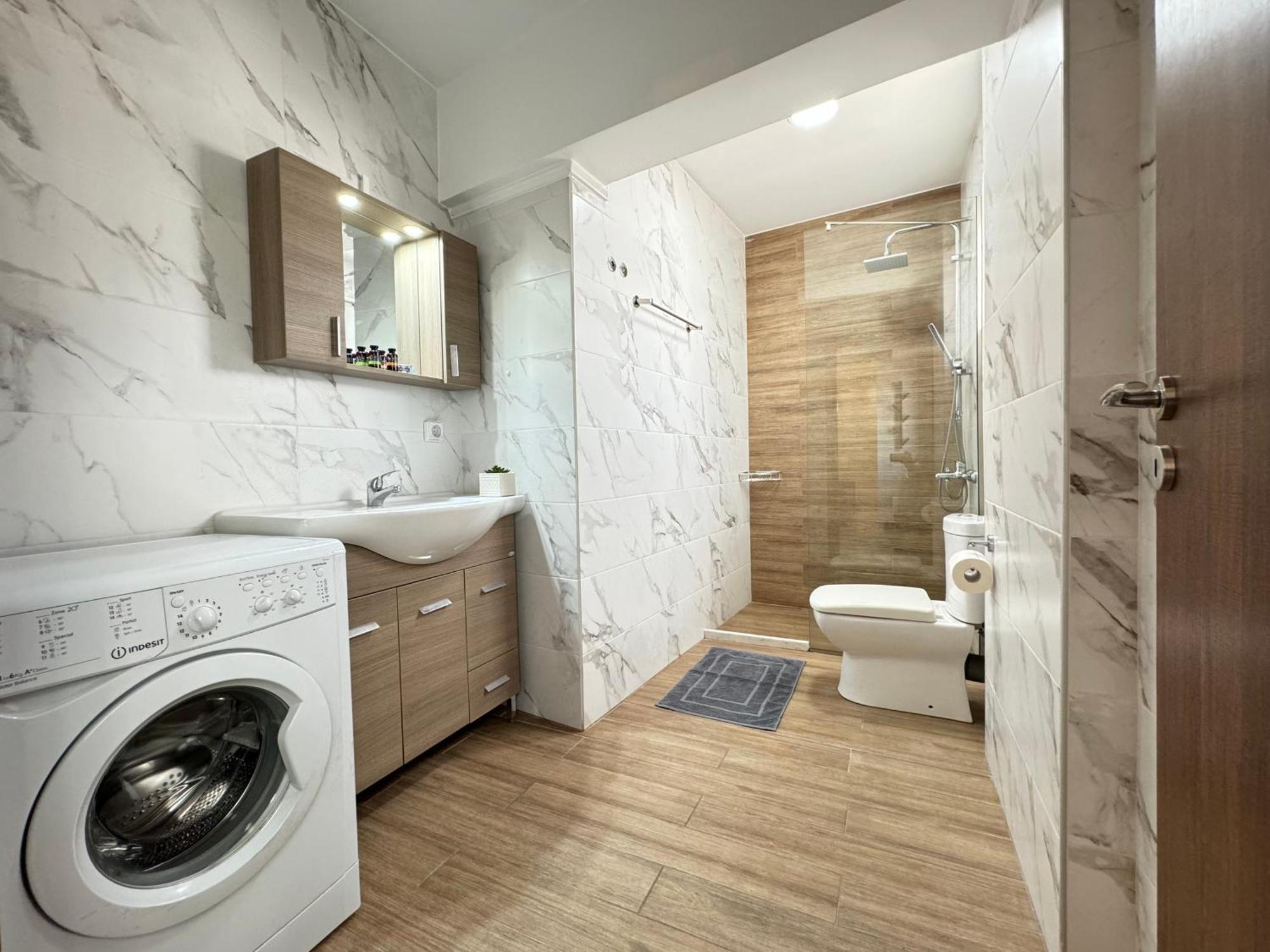 Unique Suite 1 , One Bedroom City Apartment
